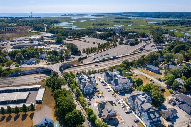 Building Photo - 50 Country Way