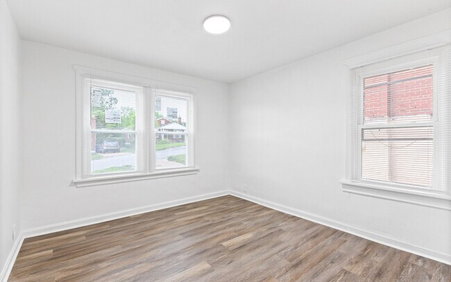Building Photo - 831 Harlan Ave