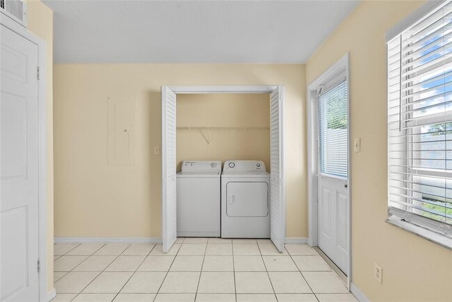 Building Photo - 37308 Embassy Pk Ln