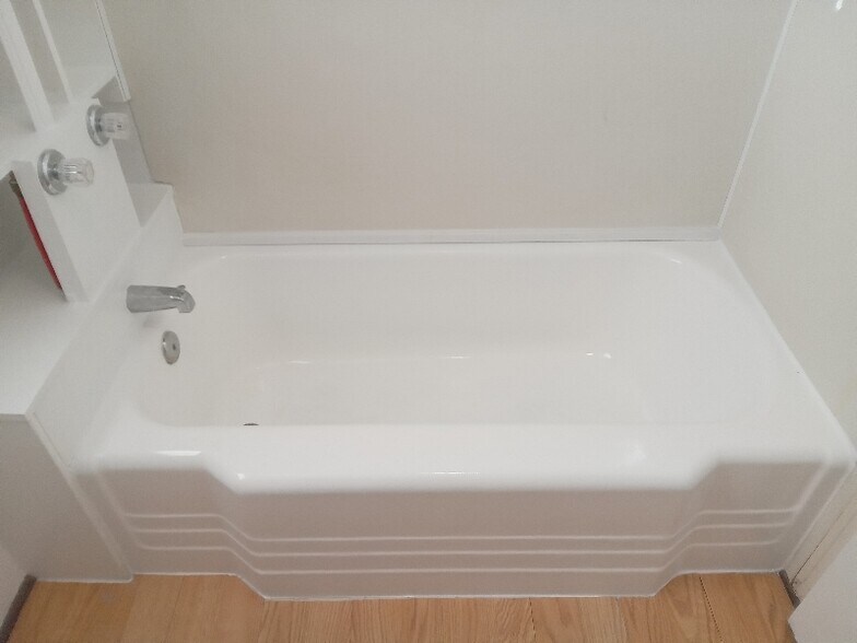 Building Photo - 207 E Grand Ave