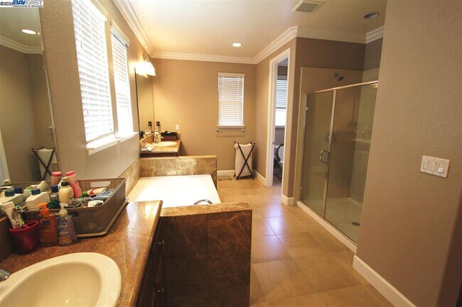 Building Photo - 5199 Salerno Dr