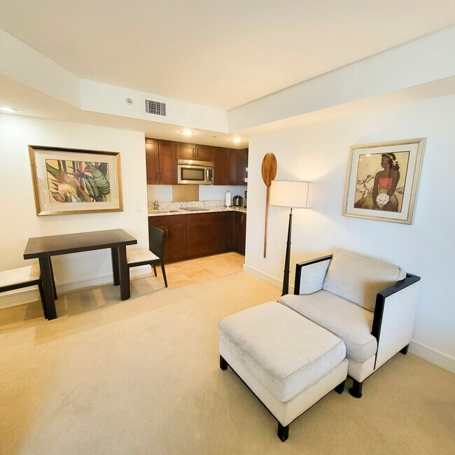 Building Photo - 223 Saratoga Rd