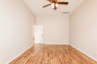 Building Photo - 18415 Sunrise Maple Dr