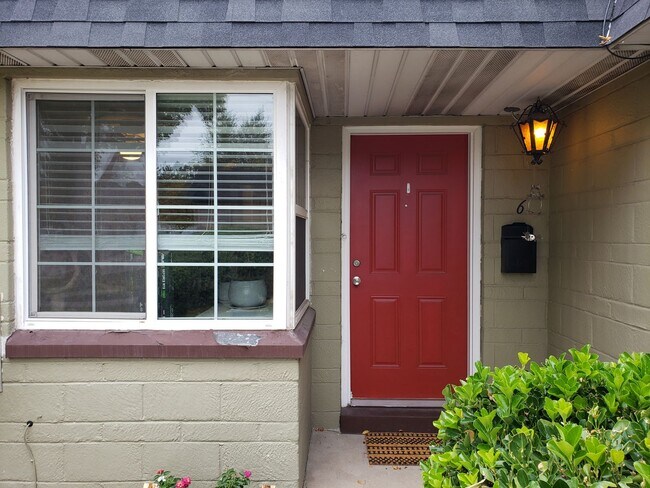 Building Photo - Newly Remodeled 1 bed/1 bath in Sugarhouse...
