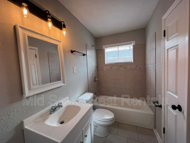 Building Photo - 1791 Tampa Cove