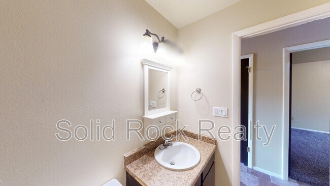Building Photo - 1801 Eagle View Dr