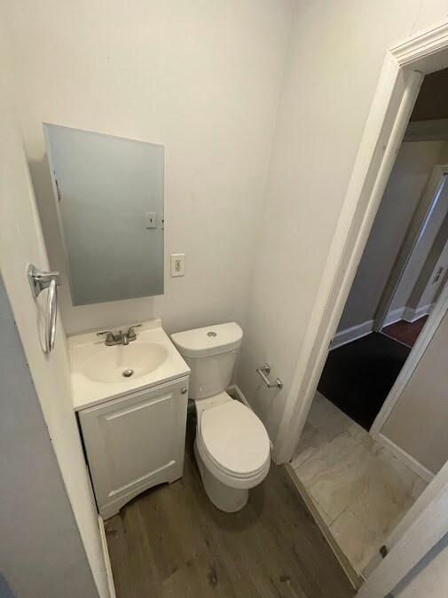 Full Bathroom - 4224 Powelton Ave