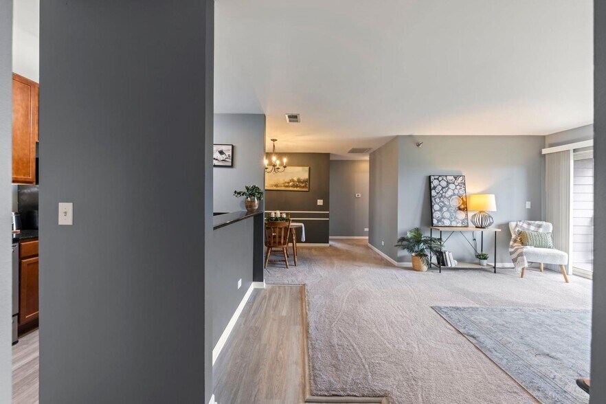 Building Photo - 208 Glengarry Dr