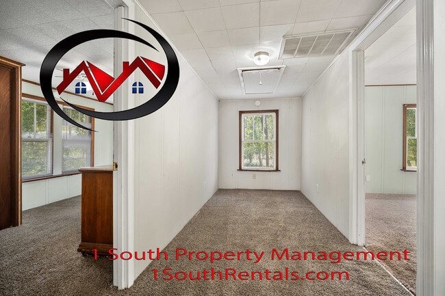 Building Photo - 2106 Barron Pl