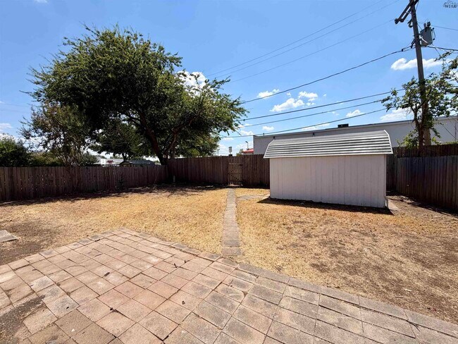Building Photo - 4603 Western Hills Dr