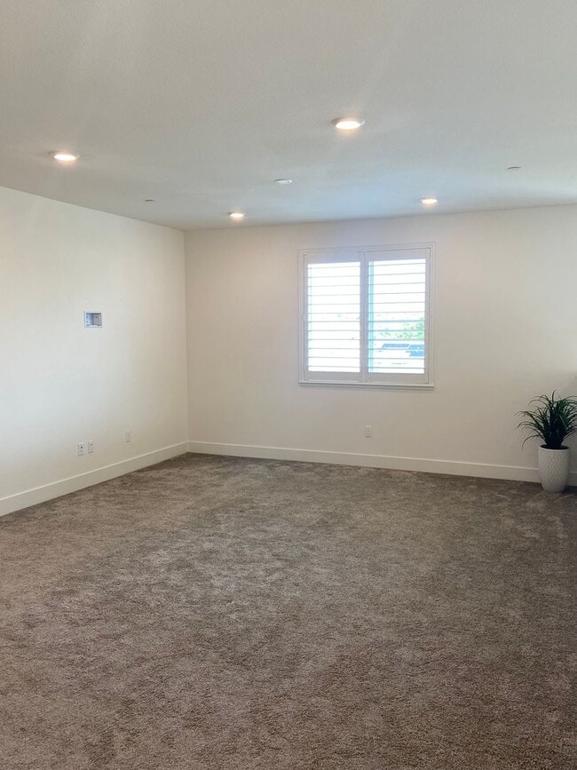 Building Photo - 5011 Murieta Pl