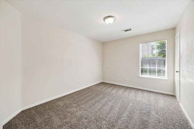 Building Photo - 5715 S Magazine Cir