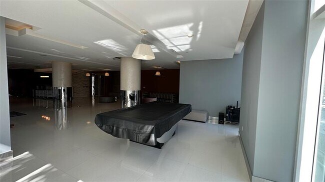 Building Photo - 41 SE 5th St