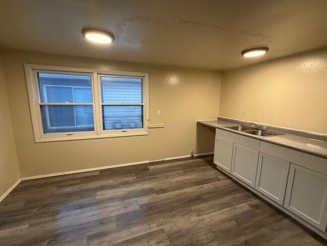 Building Photo - 4228 W Bonny Pl