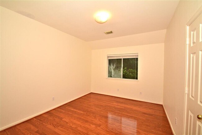 Building Photo - 17315 Marigold Dr