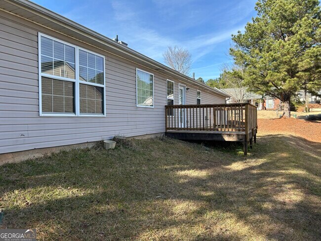 Building Photo - 340 Sarah Dr