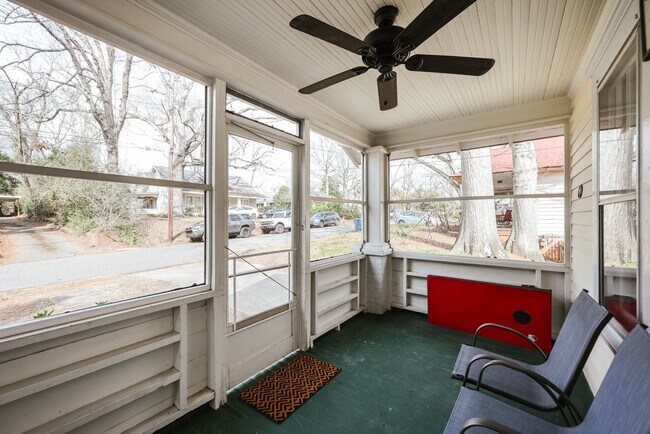 Building Photo - 150 Hall St