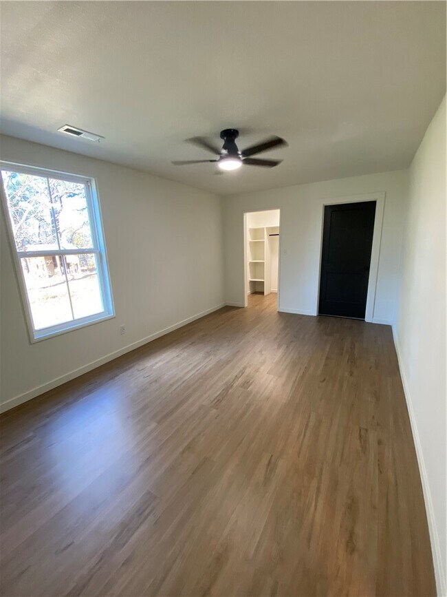 Building Photo - 6668 W Wedington Dr