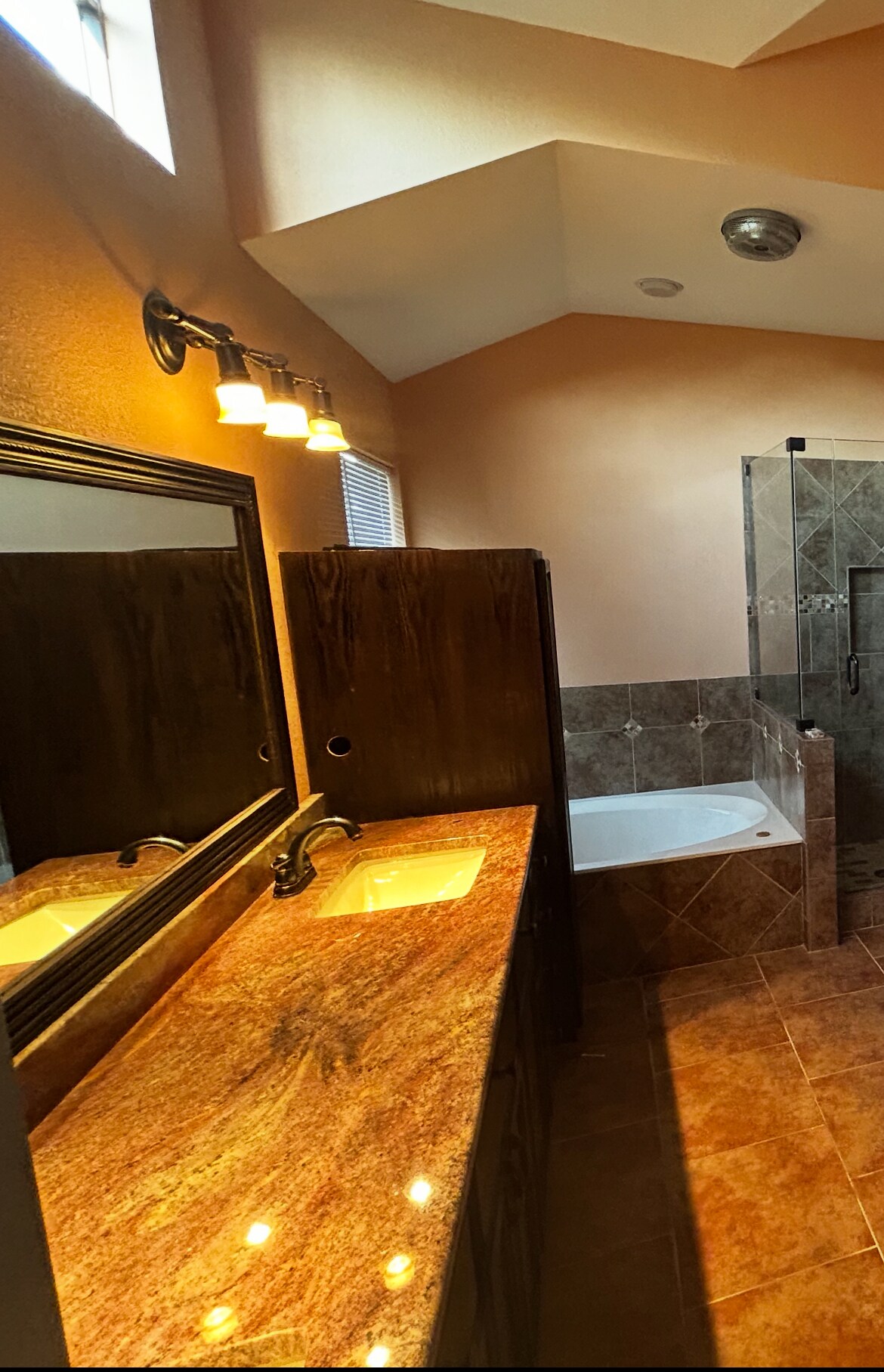 master bathroom - 15603 Rose Cres