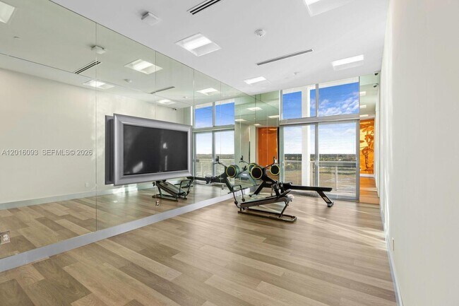 Building Photo - 2000 Metropica Wy