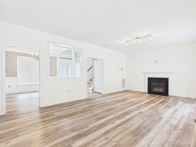 Building Photo - 3015 Chislet Dr