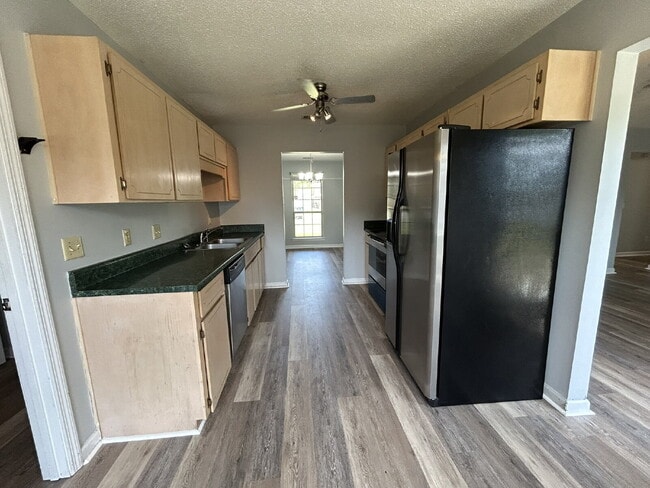 Building Photo - Home For Rent