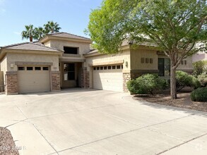 Building Photo - 423 W Pelican Dr