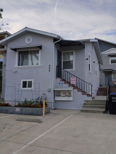 Building Photo - 666 W 3rd St