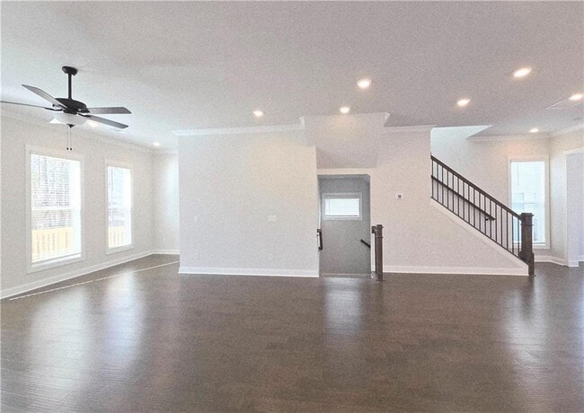 Building Photo - 163 Basil St