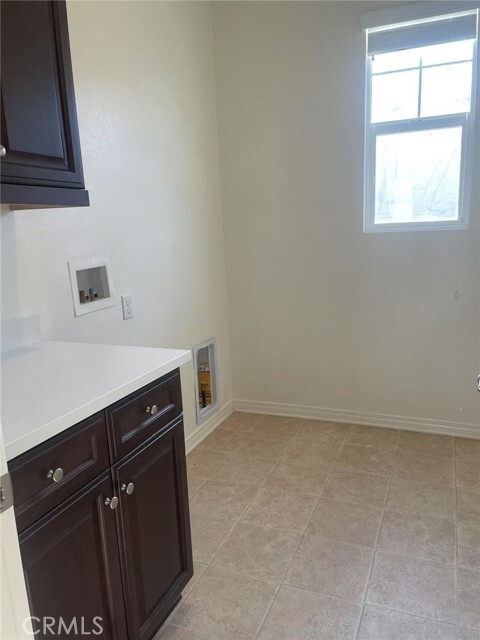 Building Photo - 3272 E Yellowstone Dr