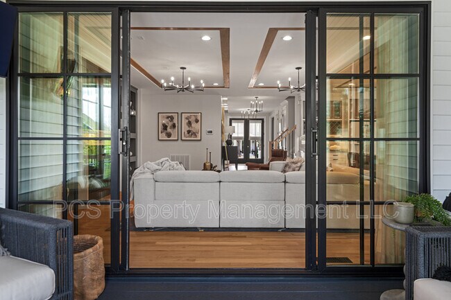 Building Photo - 3618 Graythorne Dr