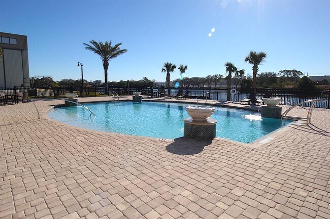 Building Photo - 20 Del Palma Dr