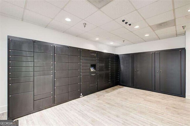 Building Photo - 2479 Peachtree Rd NE