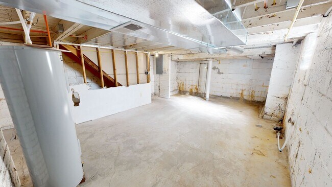 Building Photo - Renovated 2 Bed /1 Bath Single Family Home...
