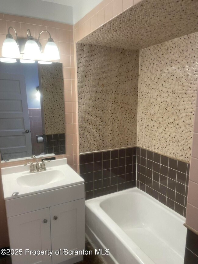 Building Photo - 2301 Boulevard Ave