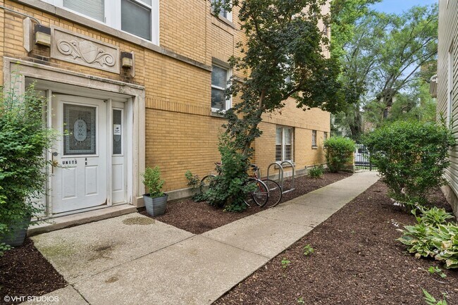 Building Photo - 3555 W Lyndale St