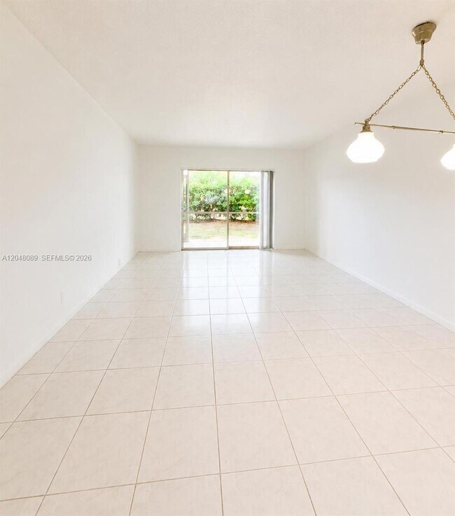 Building Photo - 8305 Royal Palm Blvd