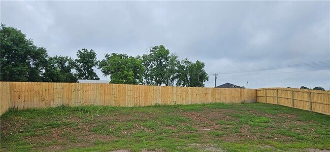 Building Photo - 627 NW 68th Ave