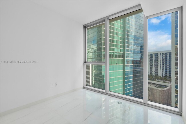 Building Photo - 300 Biscayne Blvd Way