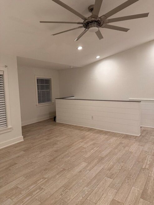 Building Photo - 1307 Lighthouse Rd