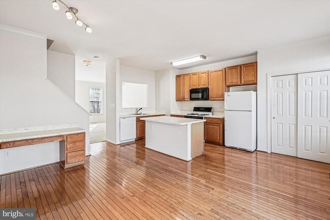 Building Photo - 45482 Pine Trail Terrace