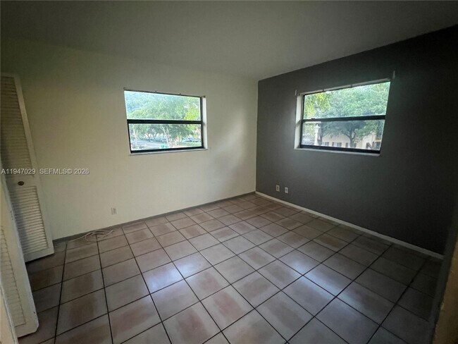 Building Photo - 9203 NW 38th Dr