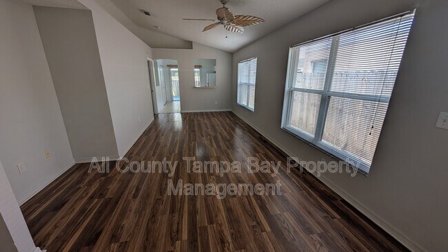 Building Photo - 6047 White Sails Dr