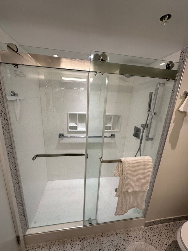 Building Photo - 1 BD / 1 BA FULLY FURNISHED UNIT IN WAIKIKI!!!
