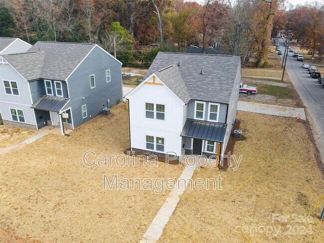 Building Photo - 1241 Eastway Dr