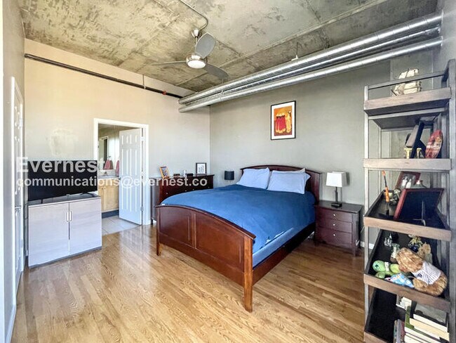 Building Photo - 3201 Shoshone St