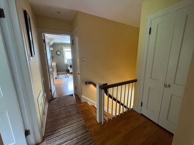 Building Photo - Beautifully Furnished Three Bedroom Home