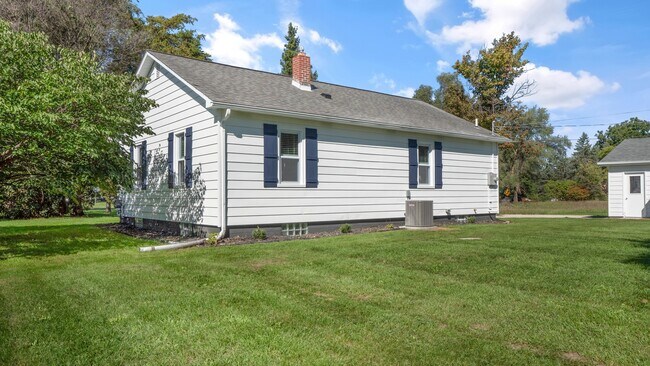 Building Photo - 3582 N Milford Rd