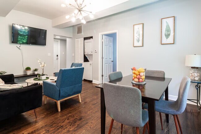 Building Photo - 3301 N Harding Ave