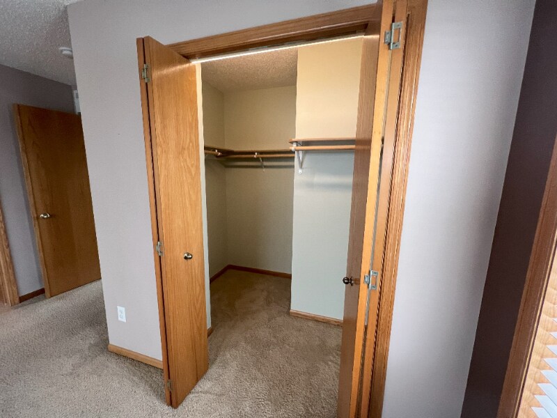 Building Photo - 54 Meadowlark Dr